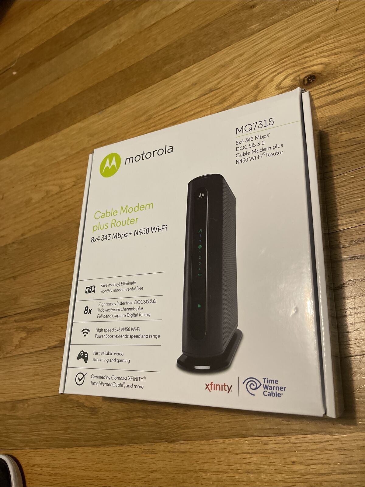 Motorola MG7315 8×4 343 Mbps DOCSIS 3.0 Cable Modem Plus N450 Wi-Fi Router (15)