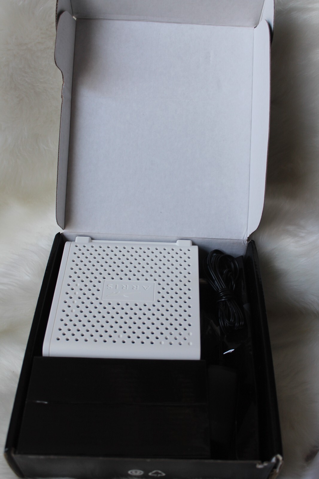Arris Cable Modem Surfboard Model SB6183 DocSIS 3.0 White NEW IN BOX