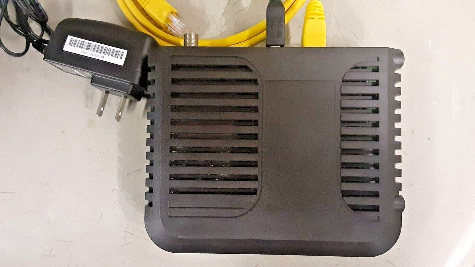 CISCO Gently Used DPC3010 Cable Modem w/ Power Supply/Ethernet/USB/Coax Cables