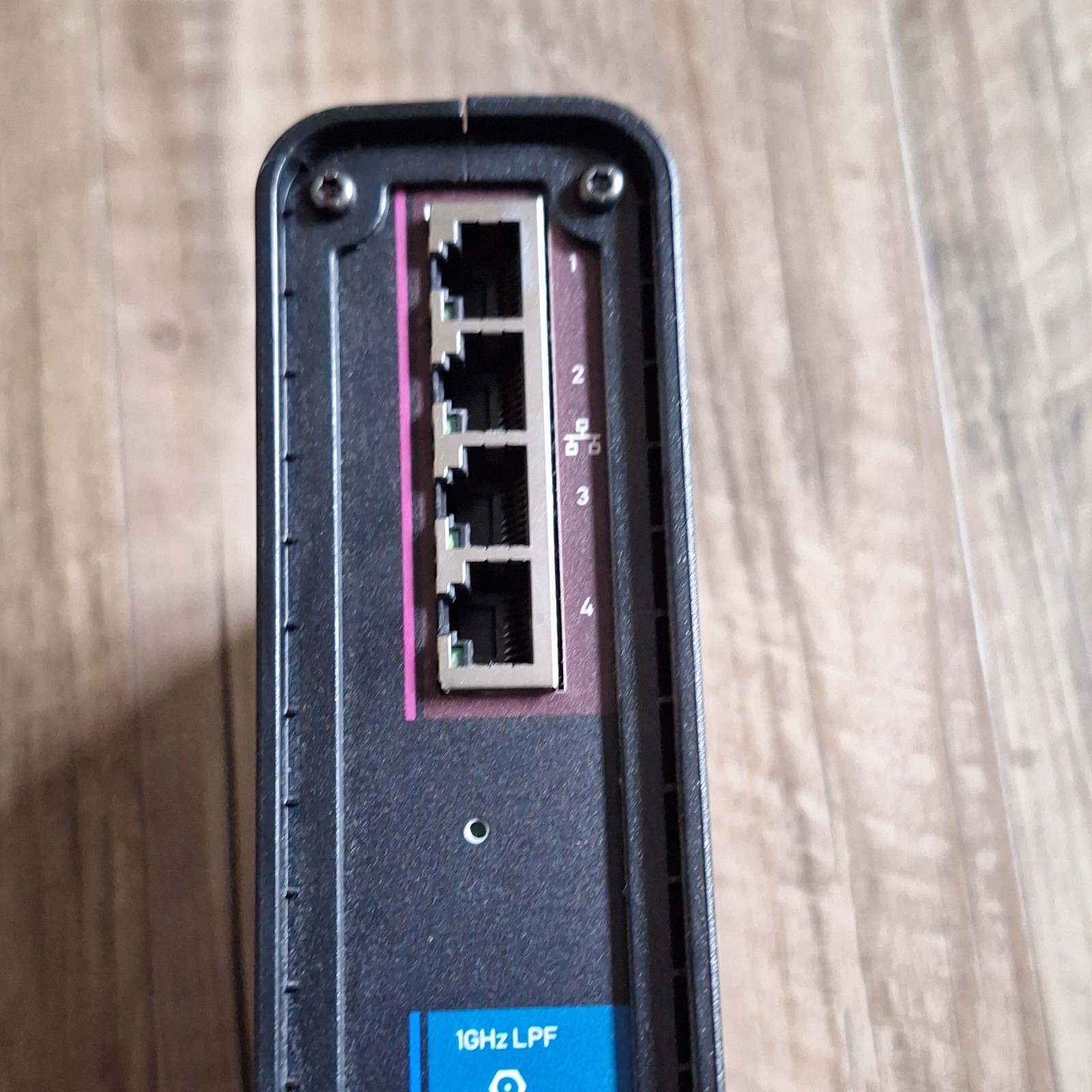 ARRIS SBG6580-2 DOCSIS 3.0 Cable Modem Router Black 4-Port Ethernet RJ-45