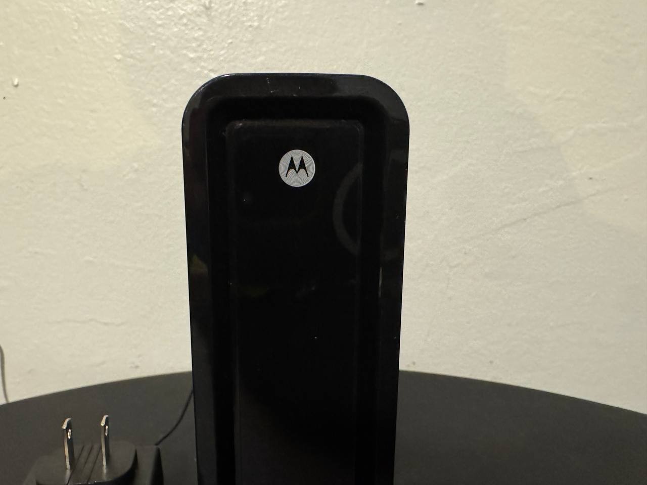 Motorola SURFboard SBG6580 DOCSIS 3.0 Cable Modem and Wi-Fi Router