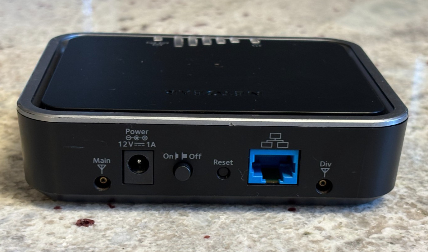 NETGEAR LB1120 4G LTE Unlocked Modem 150 Mbps 1x RJ-45 SIM Slot