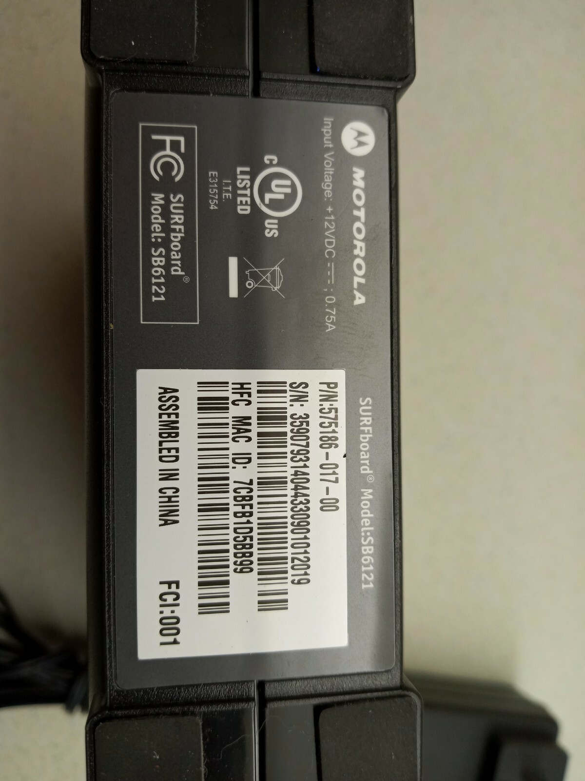 Arris Surfboard SB6121 Cable Modem with power supply
