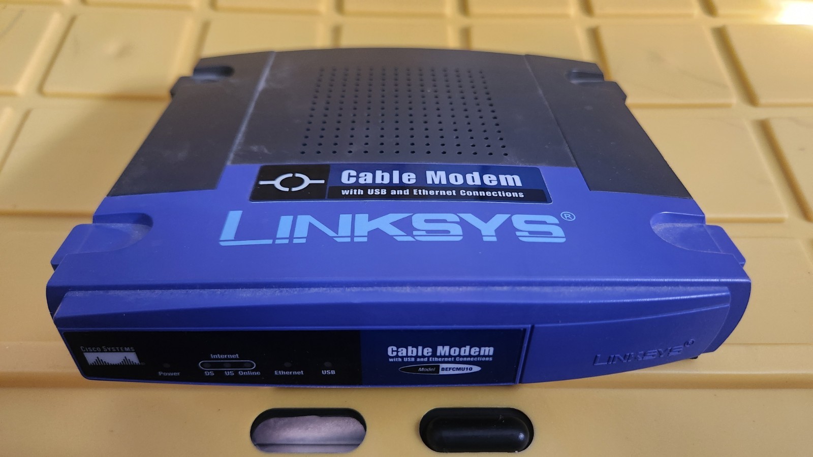 Linksys BEFCMU10 ver.4 Cable Modem Blue Black USB Ethernet Coaxial RJ-45