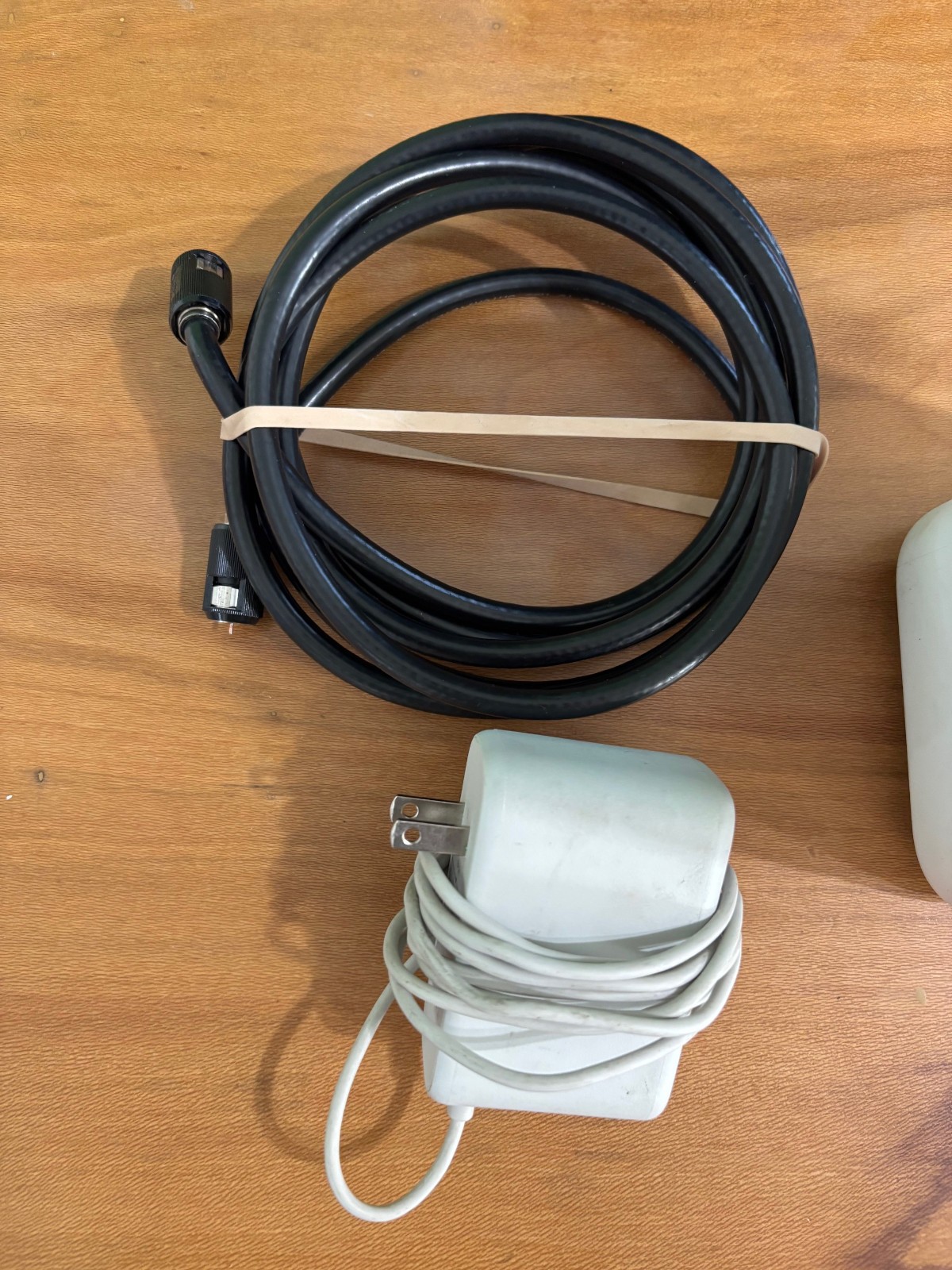 Infinity XB7-T Gigabit Modem WiFi Router With power cord And Cable
