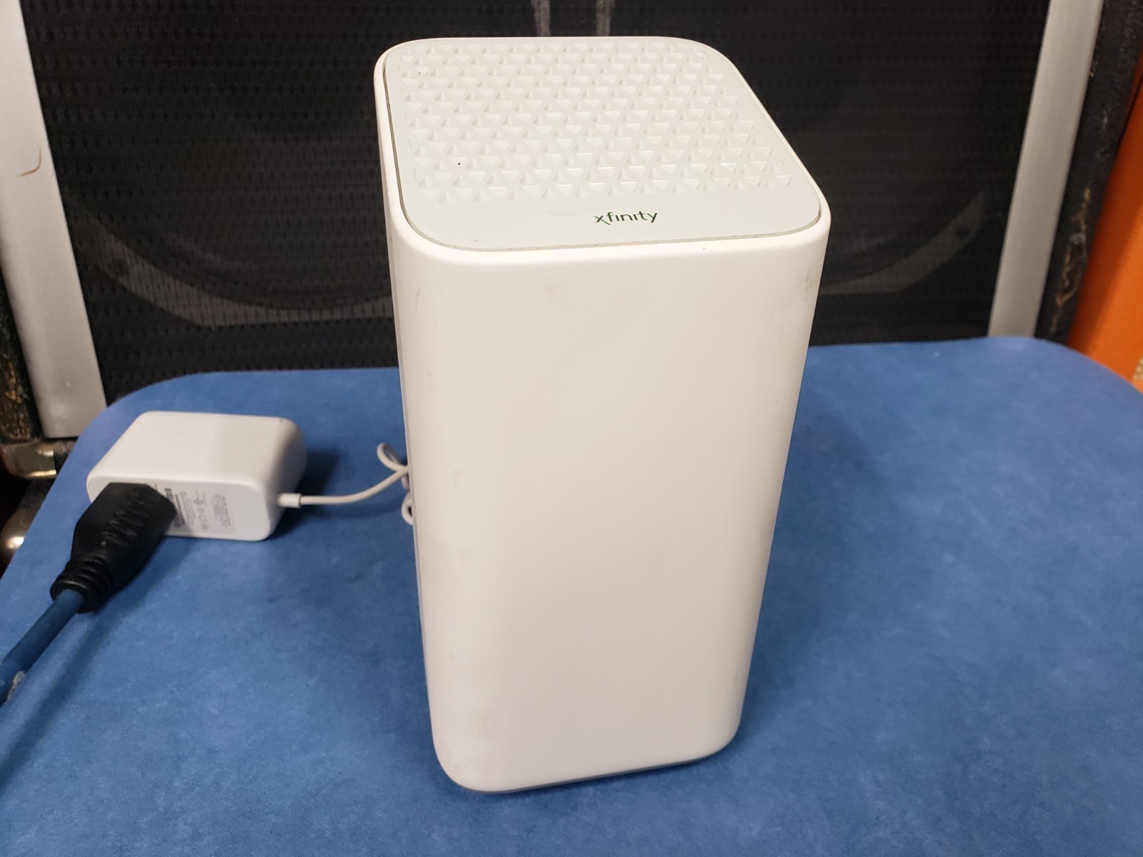 Comcast Xfinity XB7-T GIGABIT Modem WiFi Router W/ Power Cord – UNTESTED