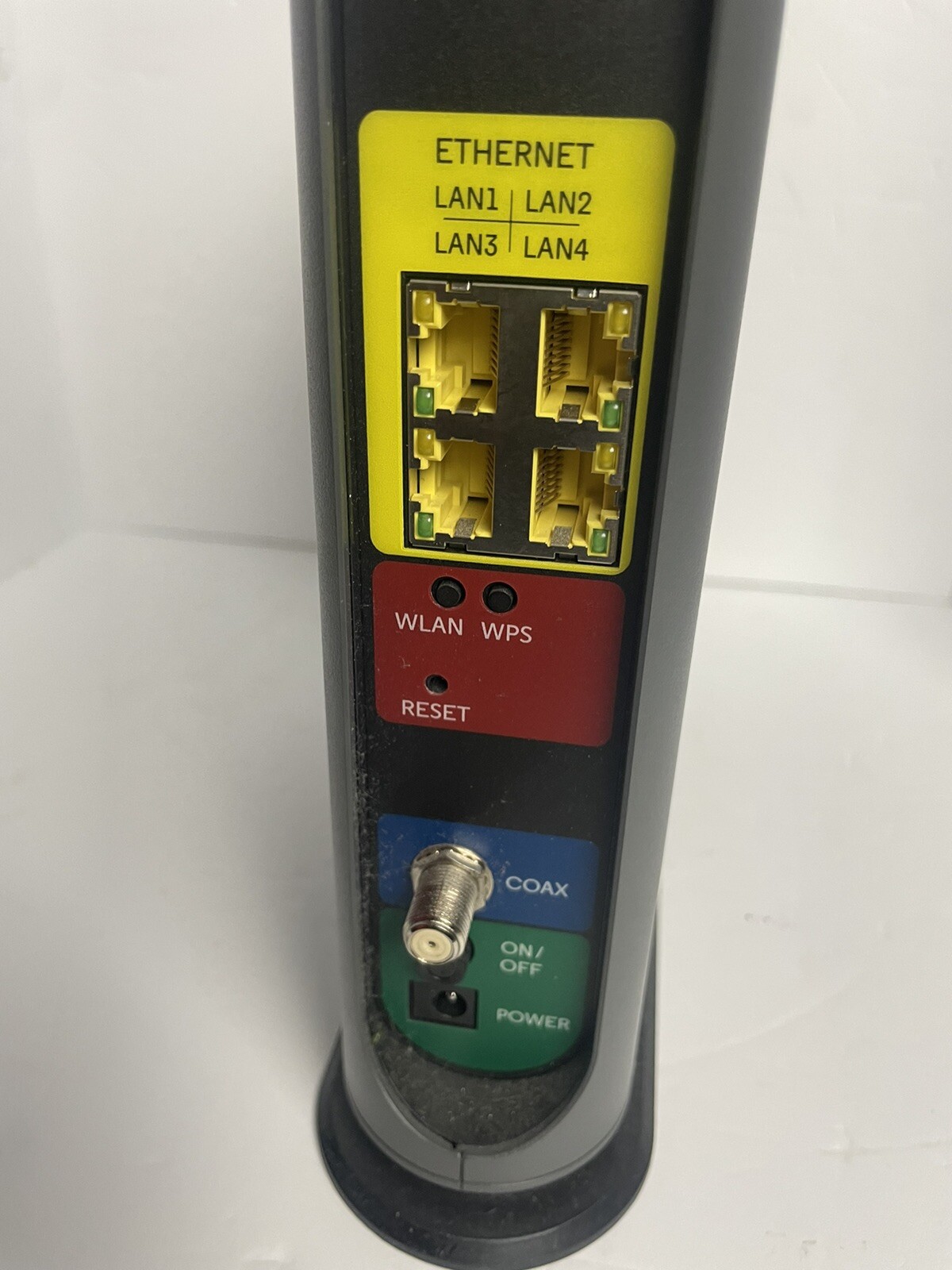Motorola MG7550 16×4 DOCSIS 3.0 Cable Modem Plus AC1900 WiFi Router No Cables