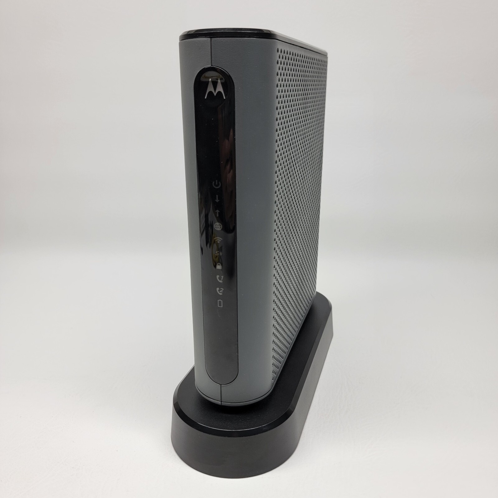 Motorola MT7711 24X8 Cable Modem and AC1900 Dual Band Wi-Fi Gigabit Router