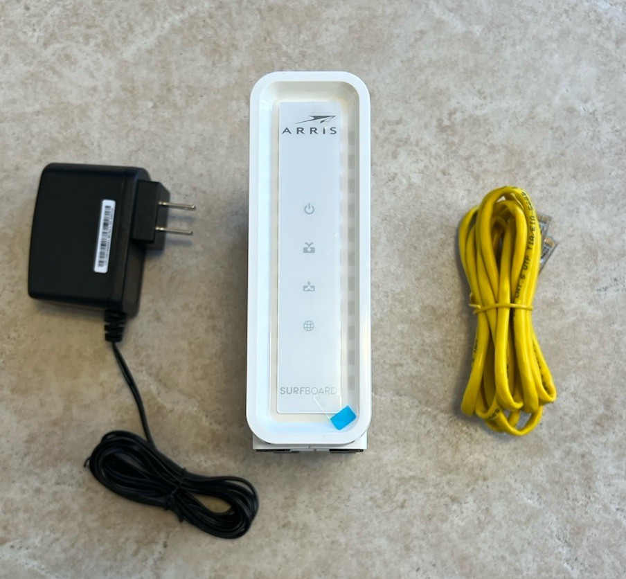 ARRIS SURFboard SB8200 32 x 8 DOCSIS 3.1 Gig Speed Cable Modem Open Box V3