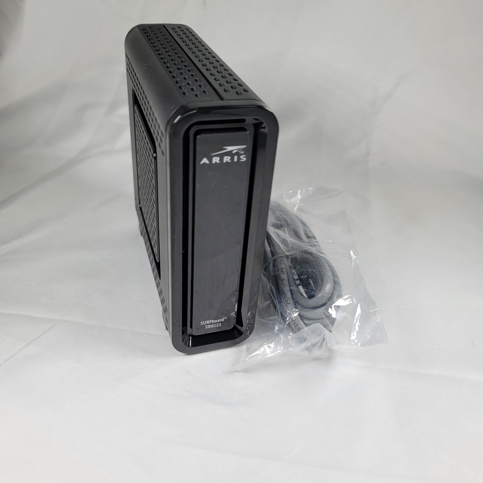 Arris Surfboard Cable Modem, DOCSIS 3.0 200 Series Model SB6121 – No AC Cord