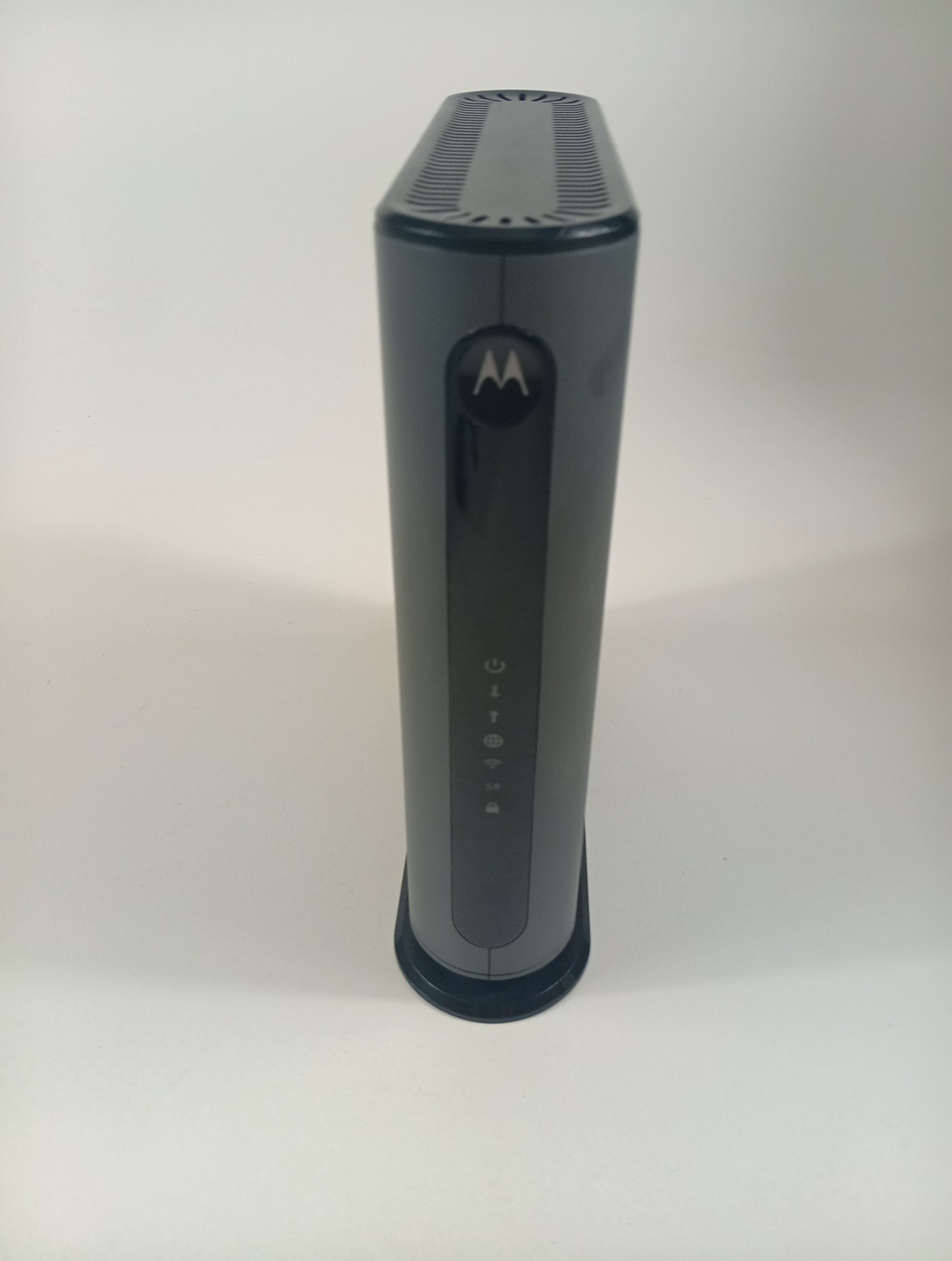 Motorola MG7550 Dual Band AC1900 Cable Modem and Wi-Fi Gigabit Router