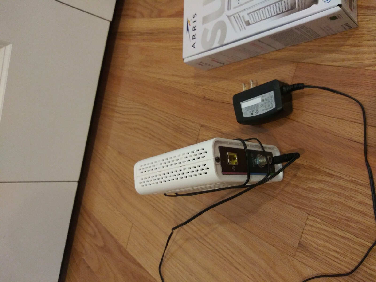 Surfboard Docsis 3.0 Cable Modem Brand New
