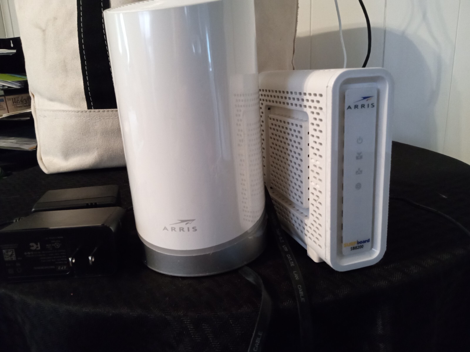 ARRIS SURFboard SB8200 Modem