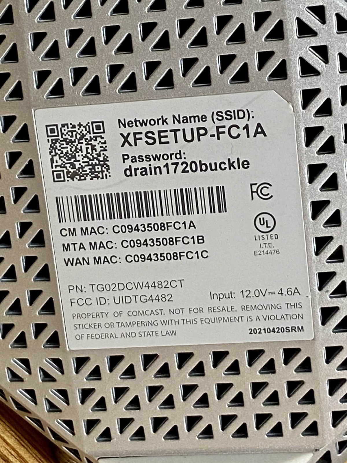 Xfinity WiFi router modem XB7-CM 4 ports /NO power adaptor Comcast