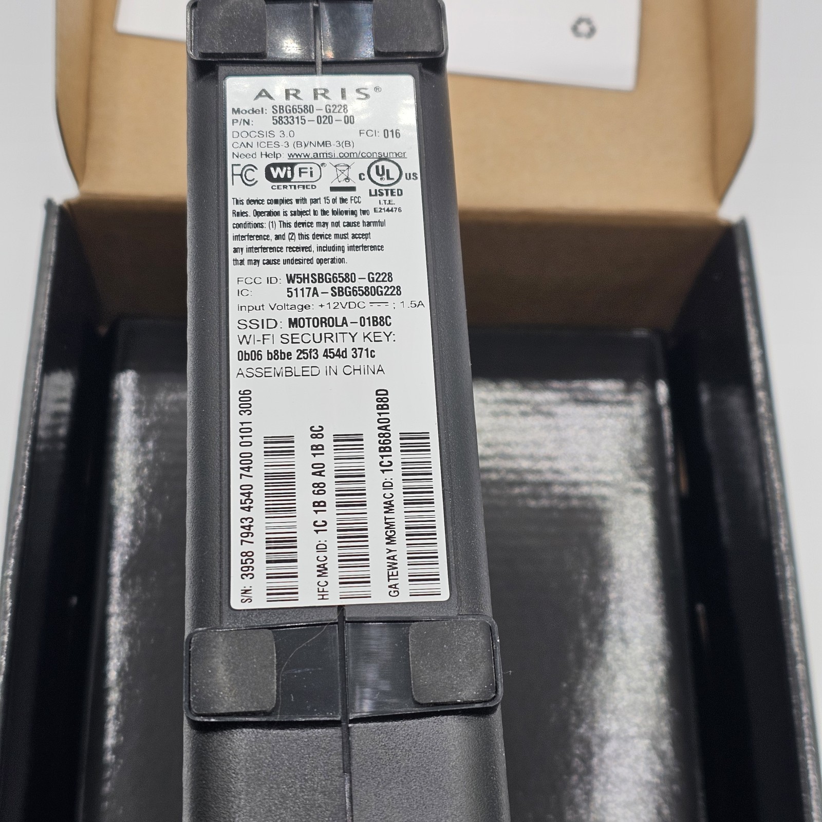 ARRIS Motorola SURFboard SBG6580 Modem & Wi-Fi Router N300 Dual Band – Powers On