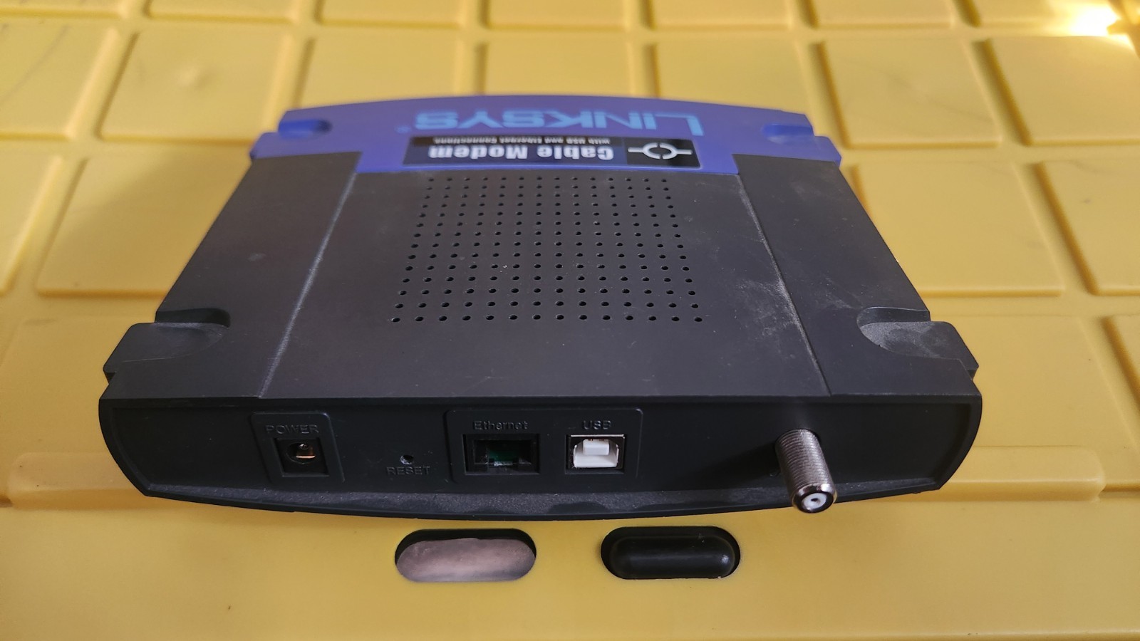 Linksys BEFCMU10 ver.4 Cable Modem Blue Black USB Ethernet Coaxial RJ-45