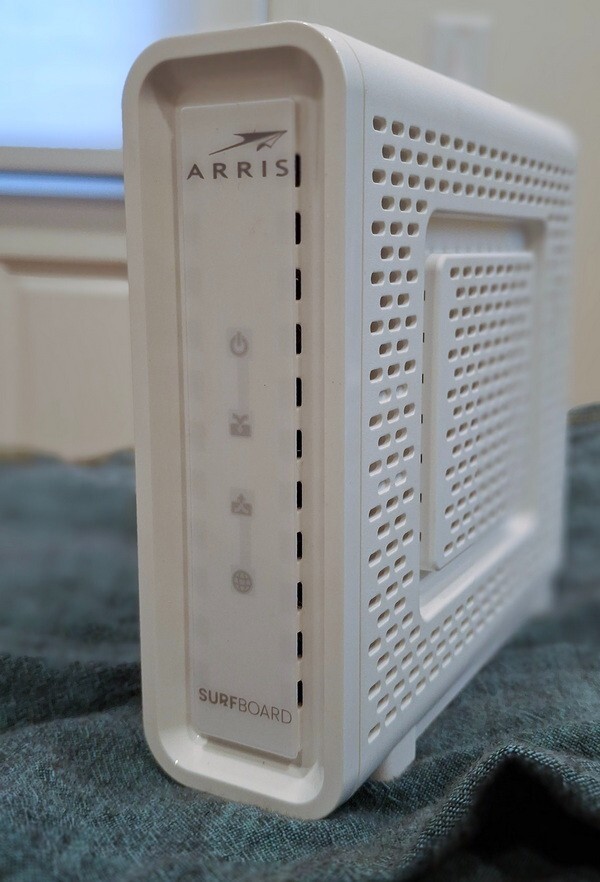 ARRIS SURFboard SB8200 DOCSIS 3.1 white Cable Modem