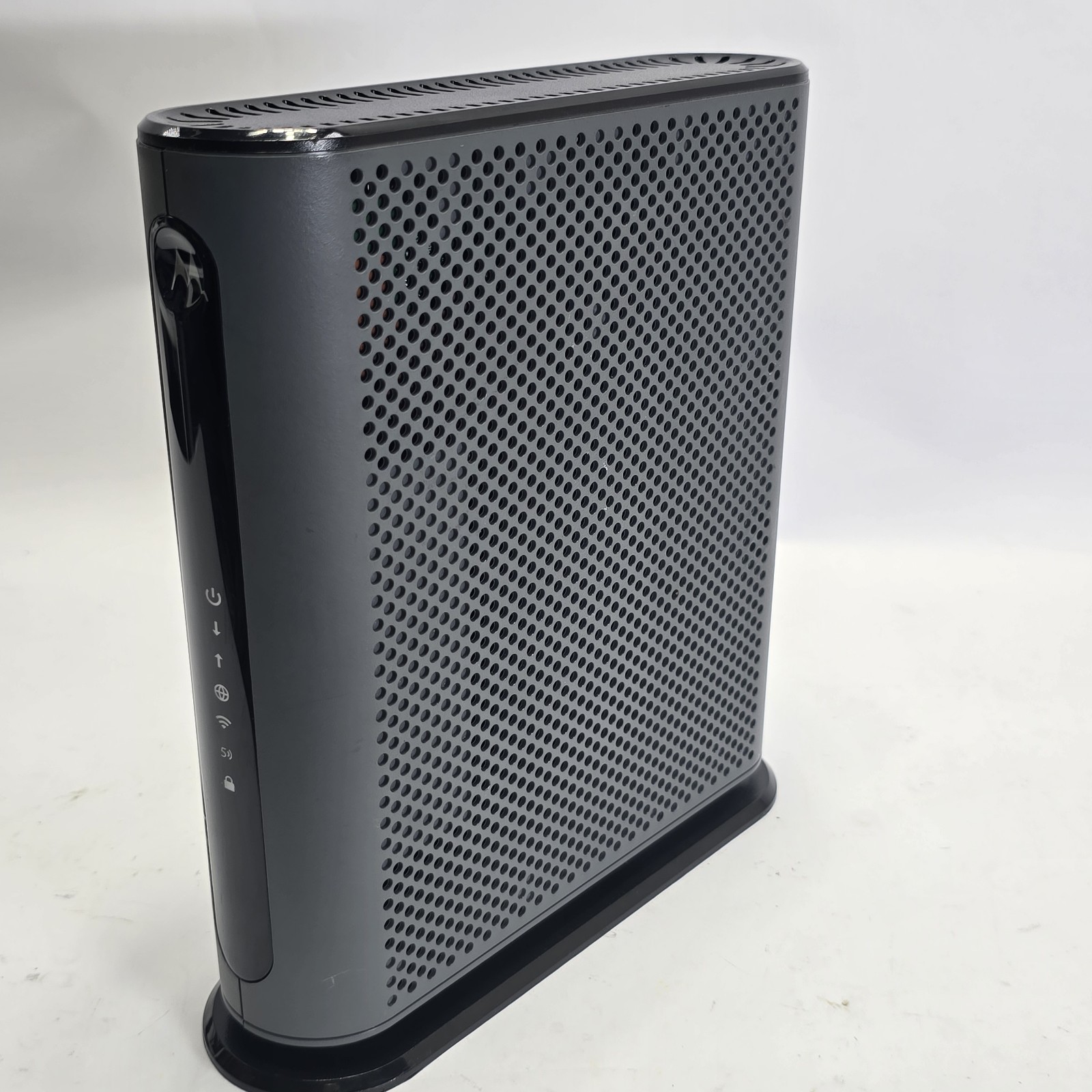 Motorola MG7540 AC1600 Dual Band Cable Modem WiFi Router 16×4 Gigabit Combo.