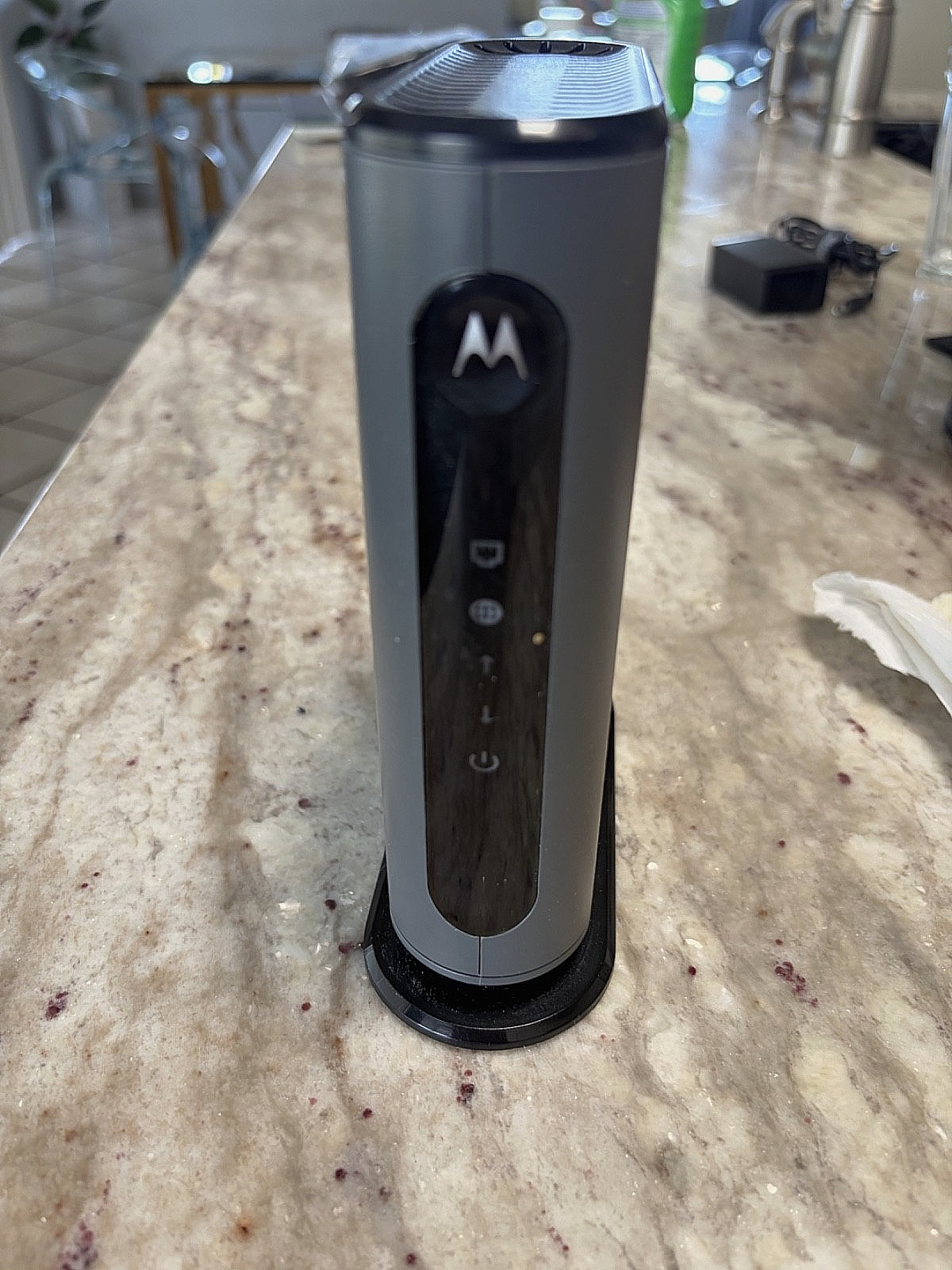 MOTOROLA 8×4 Cable Modem, Model MB7220, 343 Mbps DOCSIS 3.0