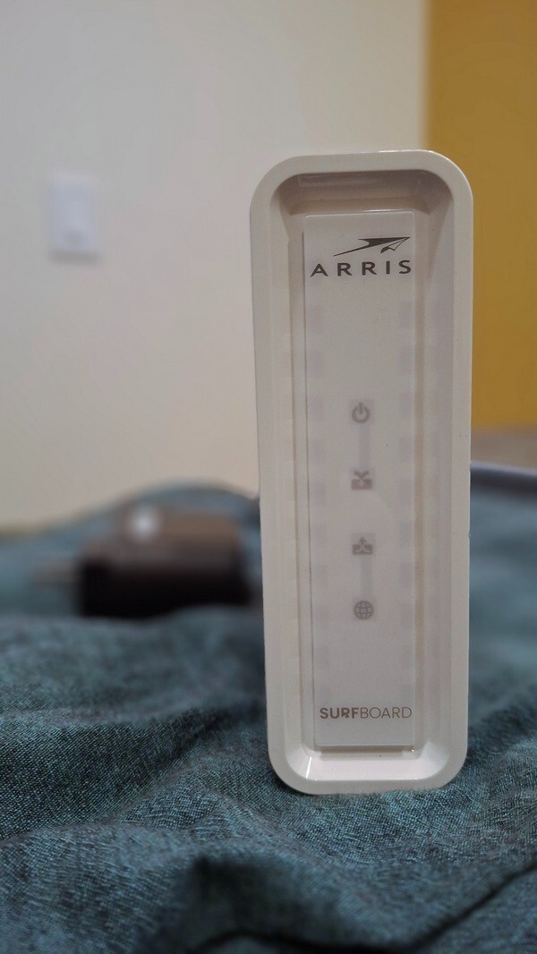 ARRIS SURFboard SB8200 DOCSIS 3.1 white Cable Modem