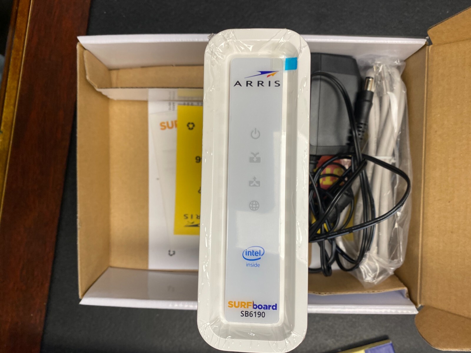 Arris Surf Board Docsis 3.0 Cable Modem 1.4Gbps 32 x 8 SB6190