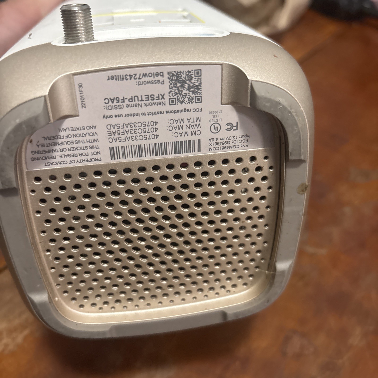 Xfinity xFi Gateway Router XB8-T Triband Wifi CGM4981COM – No charger