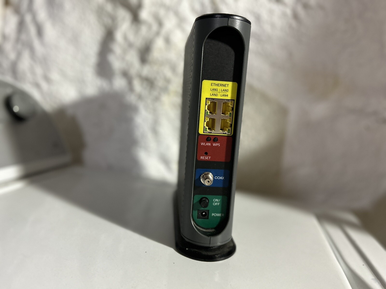 Motorola MG7540, No cables. Xfinity Approved