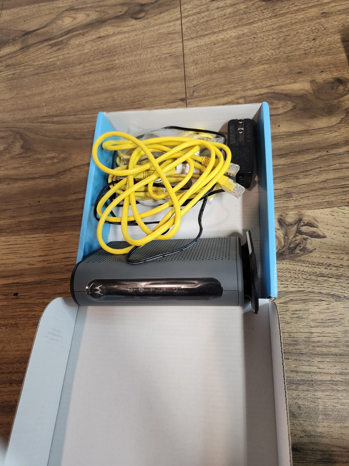 Motorola MB74200 686mbps DOCSIS 3.0 Cable Modem