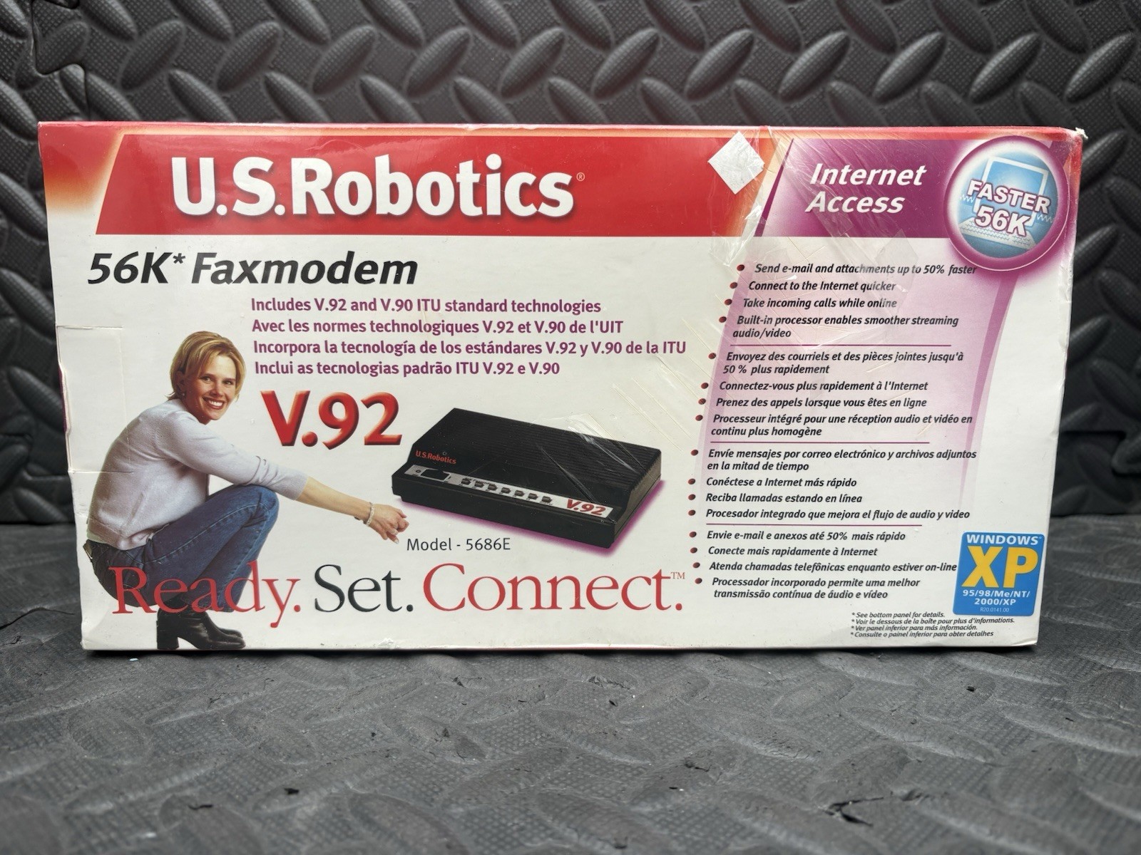 NEW US Robotics V.92 V.90 56k External Faxmodem Modem USR 5686 USR5686E