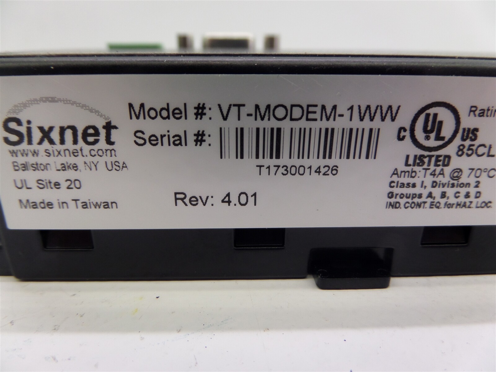Sixnet VT-MODEM-1WW Rev: 4.01 Industrial Phone Modem