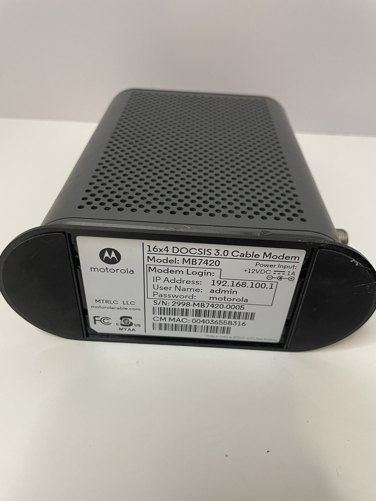 MOTOROLA 16×4 Cable Modem MB7420 / 686 Mbps DOCSIS 3.0 – With Power Cables