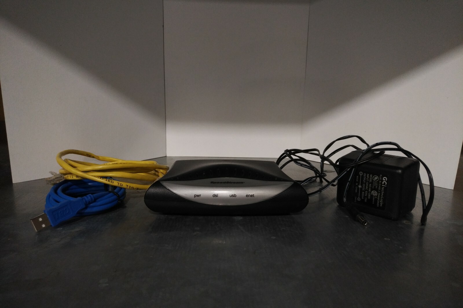 EFFICIENT NETWORKS SPEEDSTREAM 5200 Ethernet/USB ADSL Modem 060-E240-061 – USED