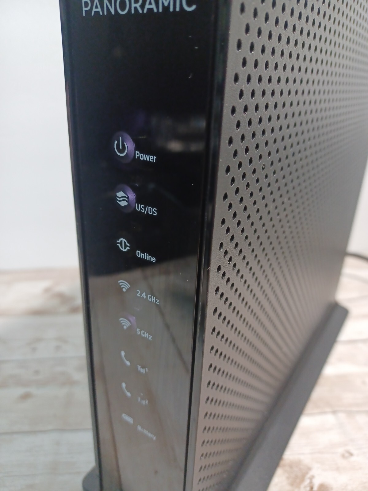 Arris Panoramic TG1682G Dual Band 2.4GHz 5GHz Wireless WiFi Router Cable Modem