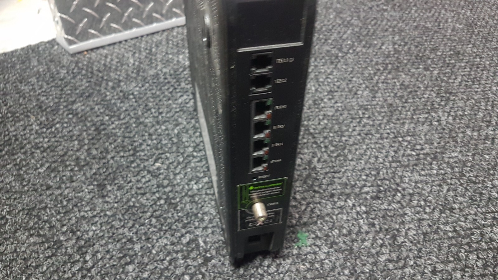 Ubee DVW32CB Wireless Voice Gateway Modem and Router