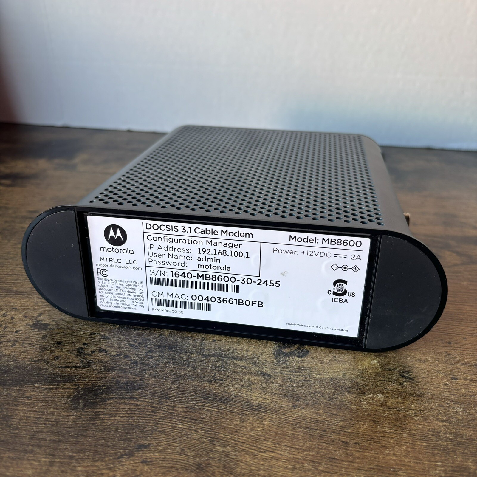 Motorola MB8600 DOCSIS 3.1 Ultra Fast Cable Modem – Black – VGC