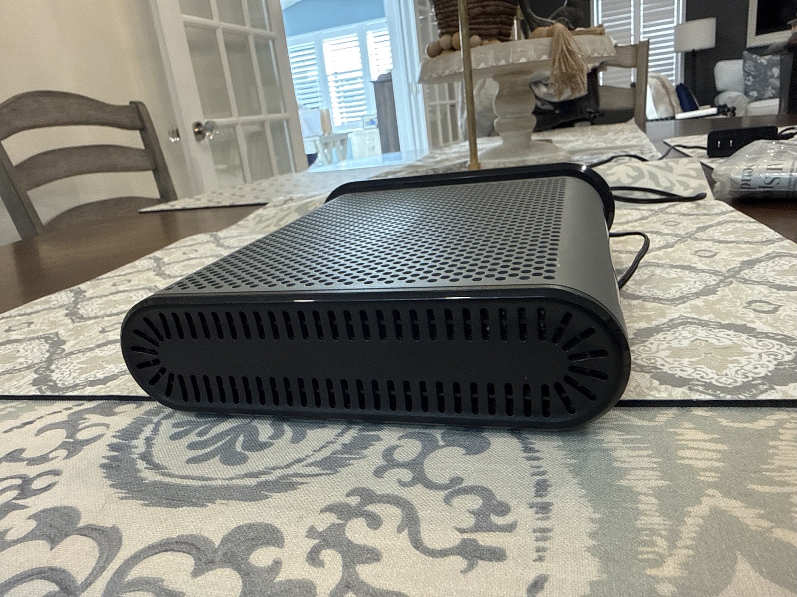 Motorola MB8600 DOCSIS 3.1 Gig-Speed Cable Modem Comcast, Xfinity, Cox