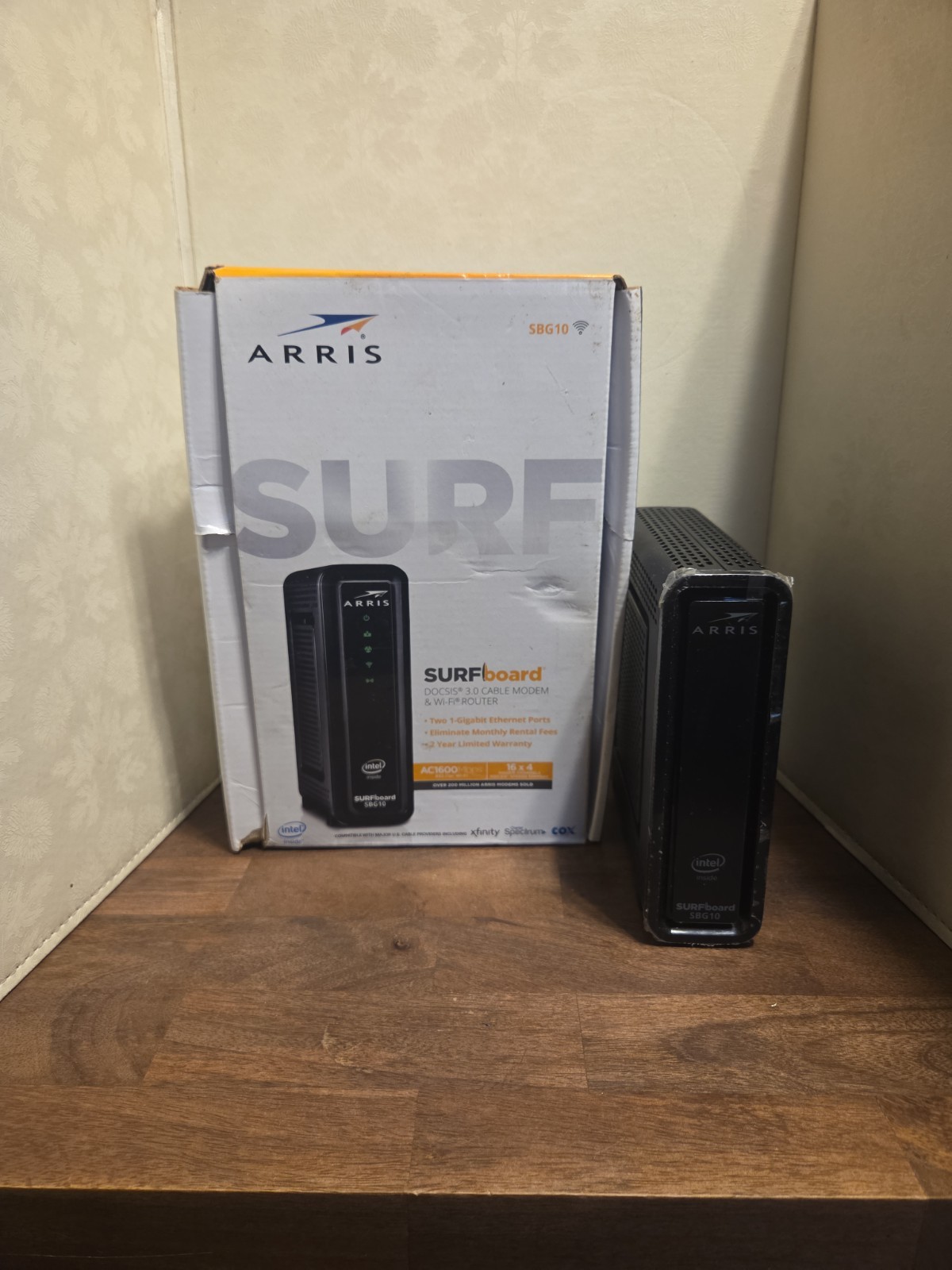 ARRIS SBG10 SURFboard AC1600 Dual-Band Cable Modem Router – Black