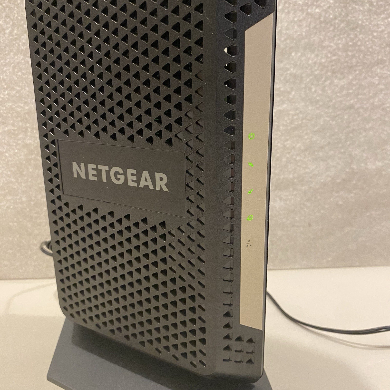 NETGEAR CM1000 Ultra High Speed Cable Modem DOCSIS 3.1 COMPLETE WITH BOX