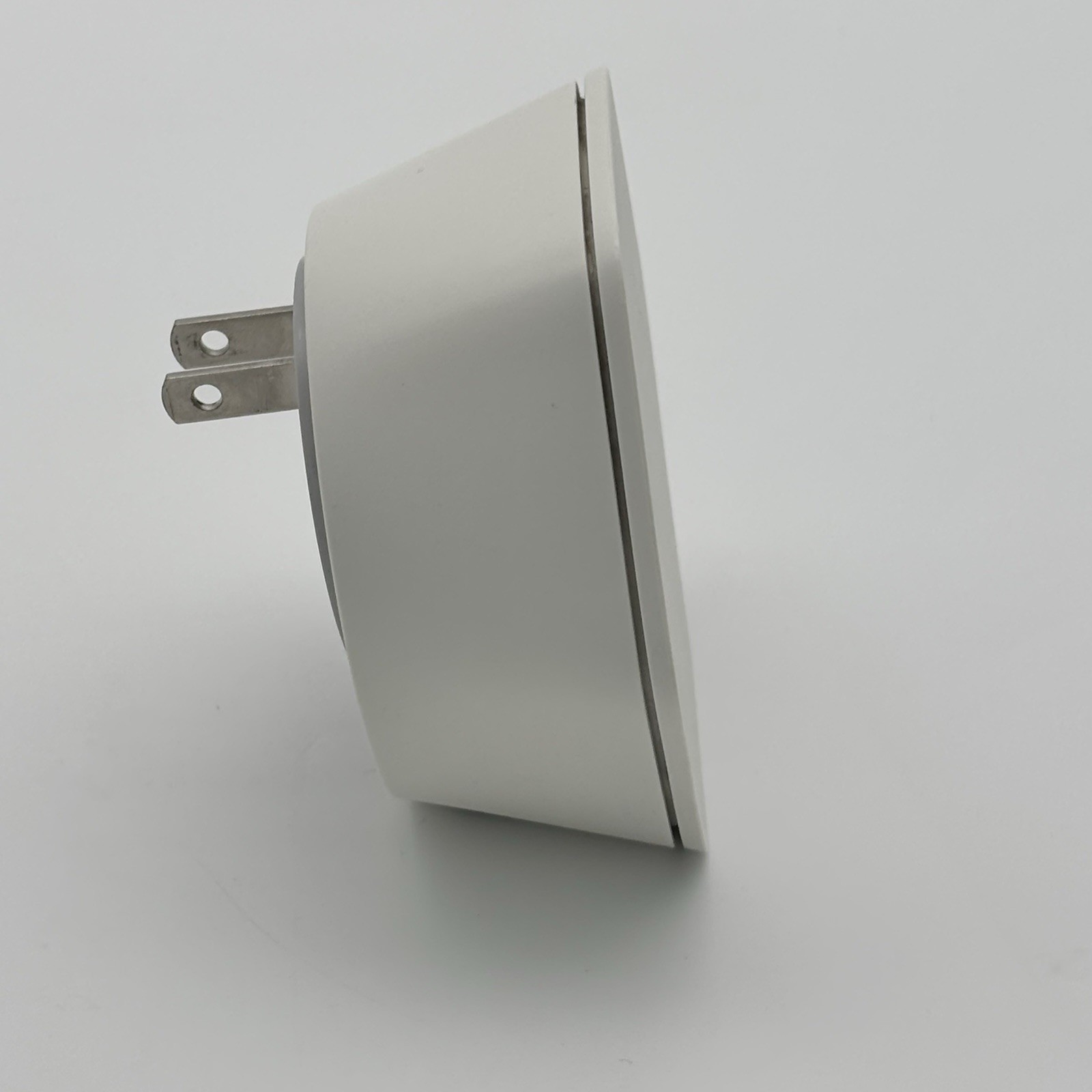 Xfinity xFi Pod 2nd Gen XE2-SG WiFi Range Extender Mesh Router White
