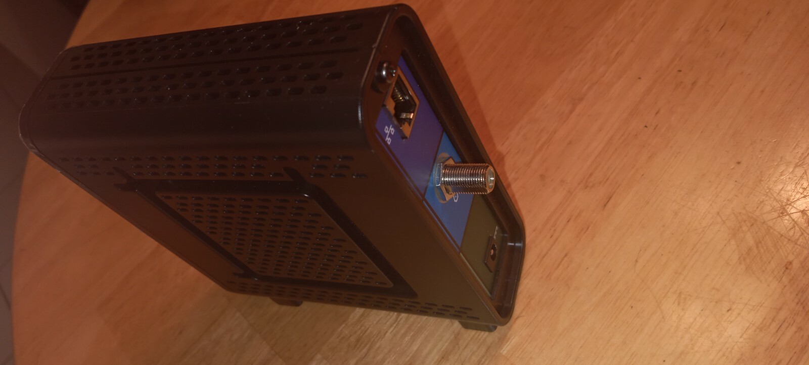 Arris Surfboard SB6121 Cable Modem (Used with Comcast) used modum only