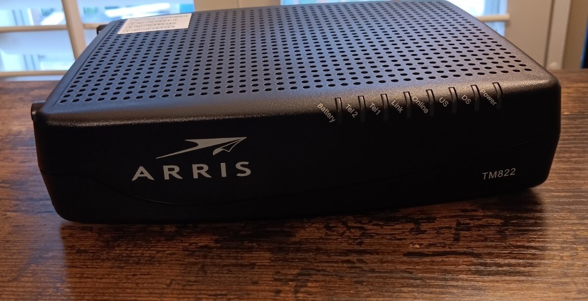 ARRIS TM822 Touchstone DOCSIS 3.0 8×4 Ultra-High Speed Telephone Modem – Black