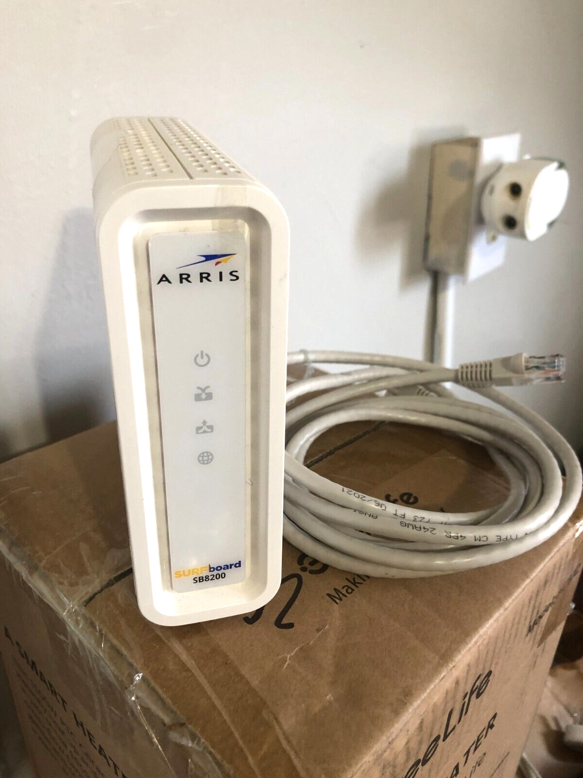 Arris SurfBoard SB8200 32X 8 DOCSIS 3.1 1GB Enternet Port Modem N/ POWER CORD