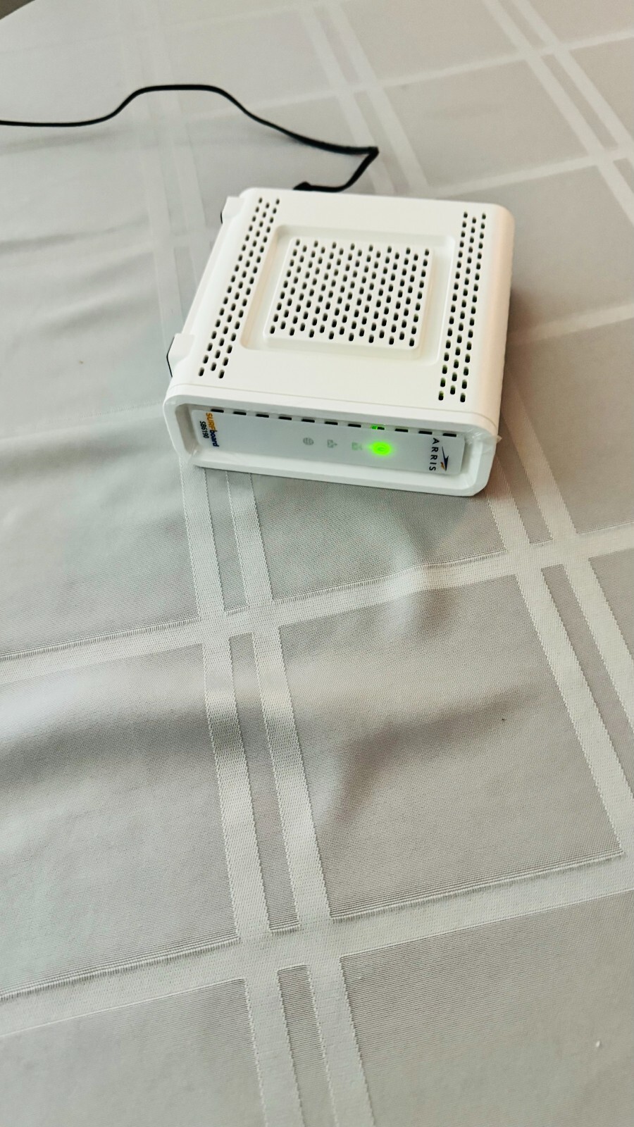 ARRIS Surfboard SB6190-RB DOCSIS 3.0 Cable Modem, White