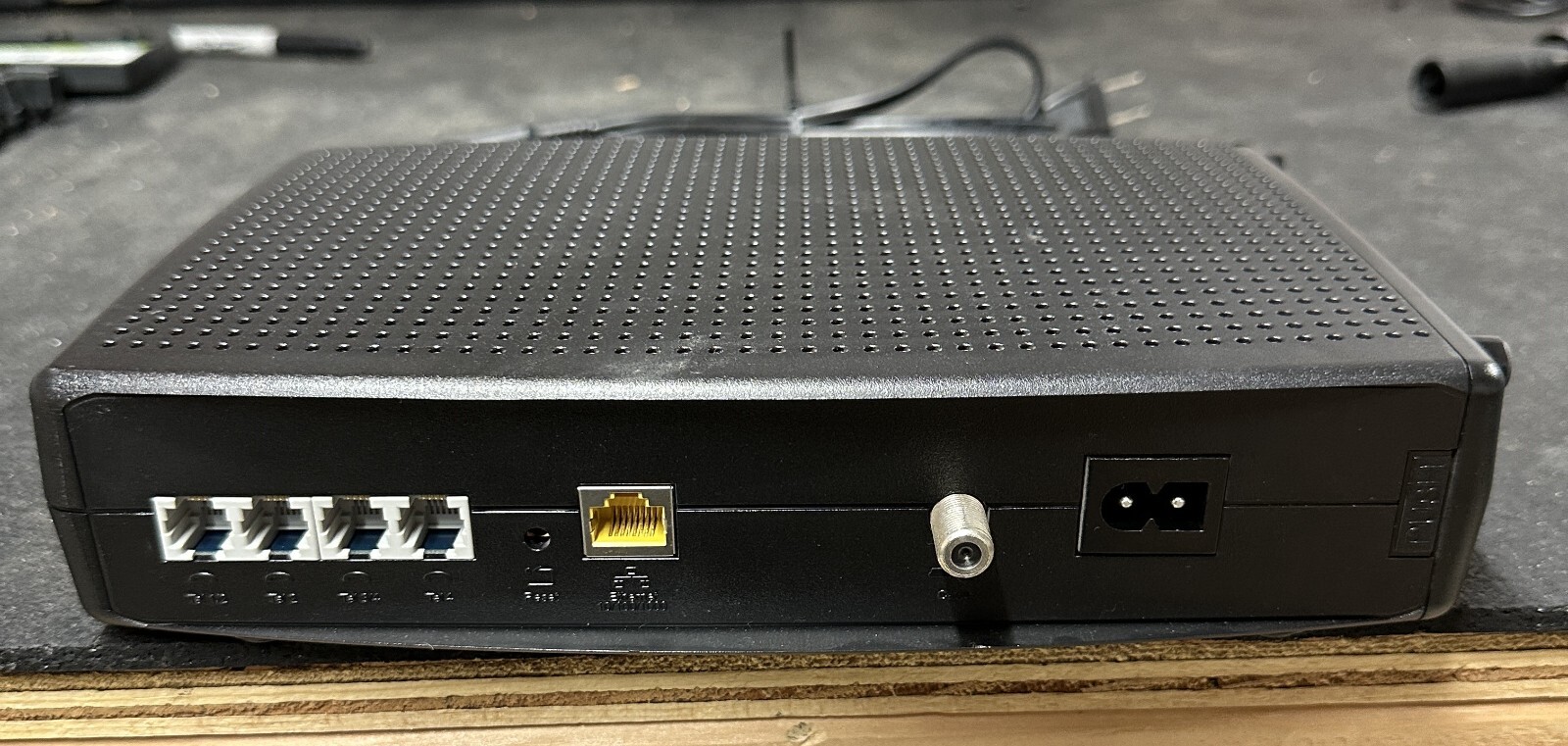 ARRIS Touchstone TM804G/CT DOCSIS 3.0 Telephony Modem TM804 – Black