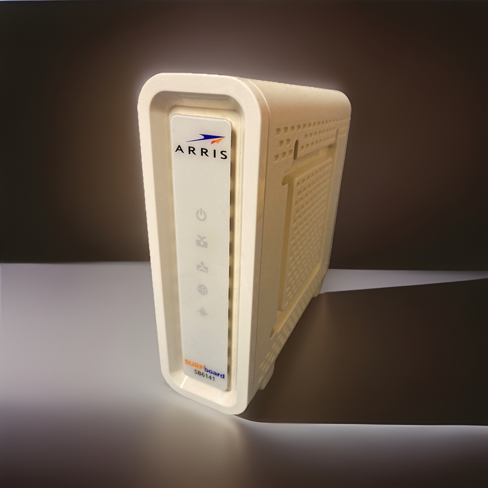 ARRIS SB6141 DOCSIS 3.1 Ethernet Cable Modem Router – Used (tested working)