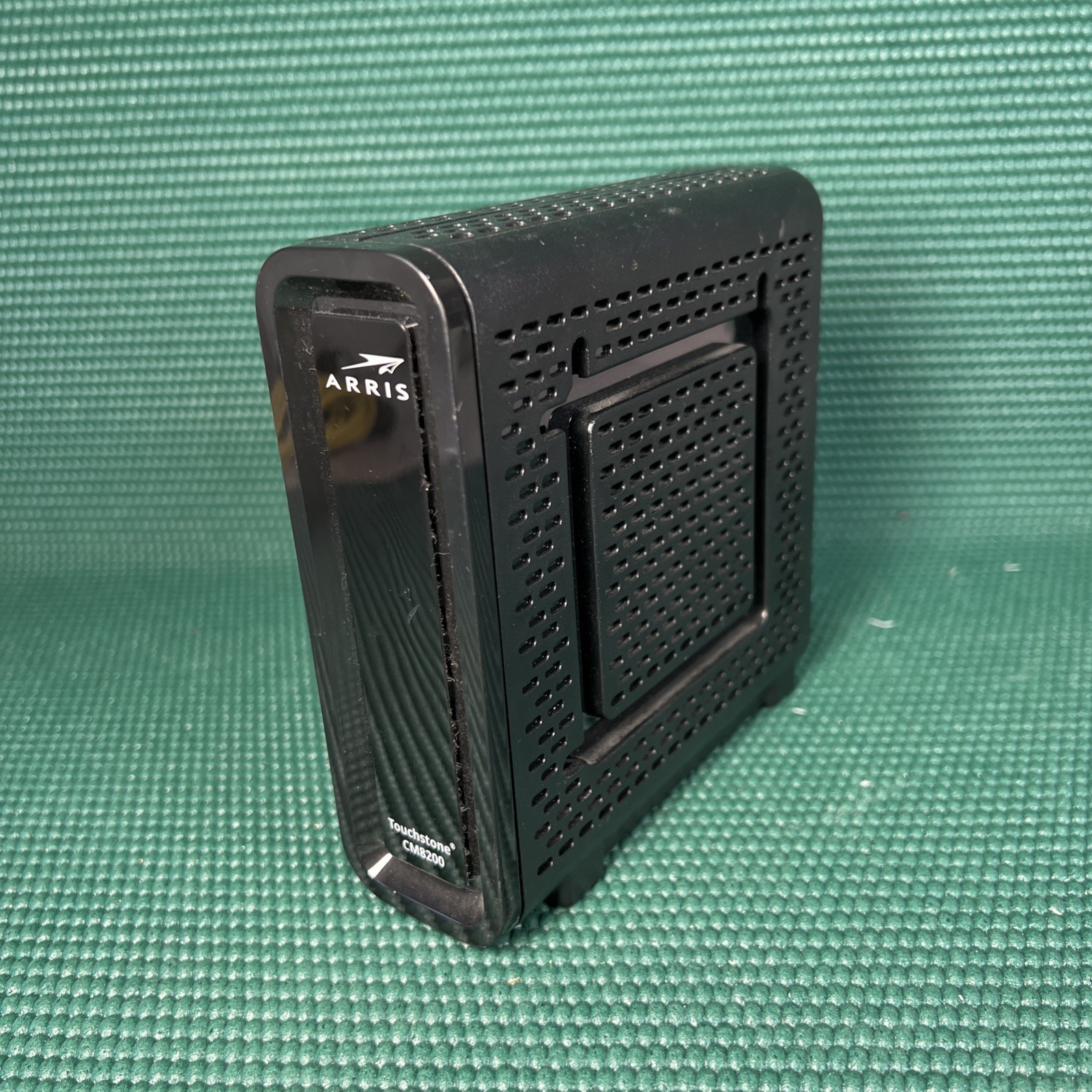 ARRIS Touchstone CM8200A DOCSIS 3.1 Ultra Fast Cable Modem – Black
