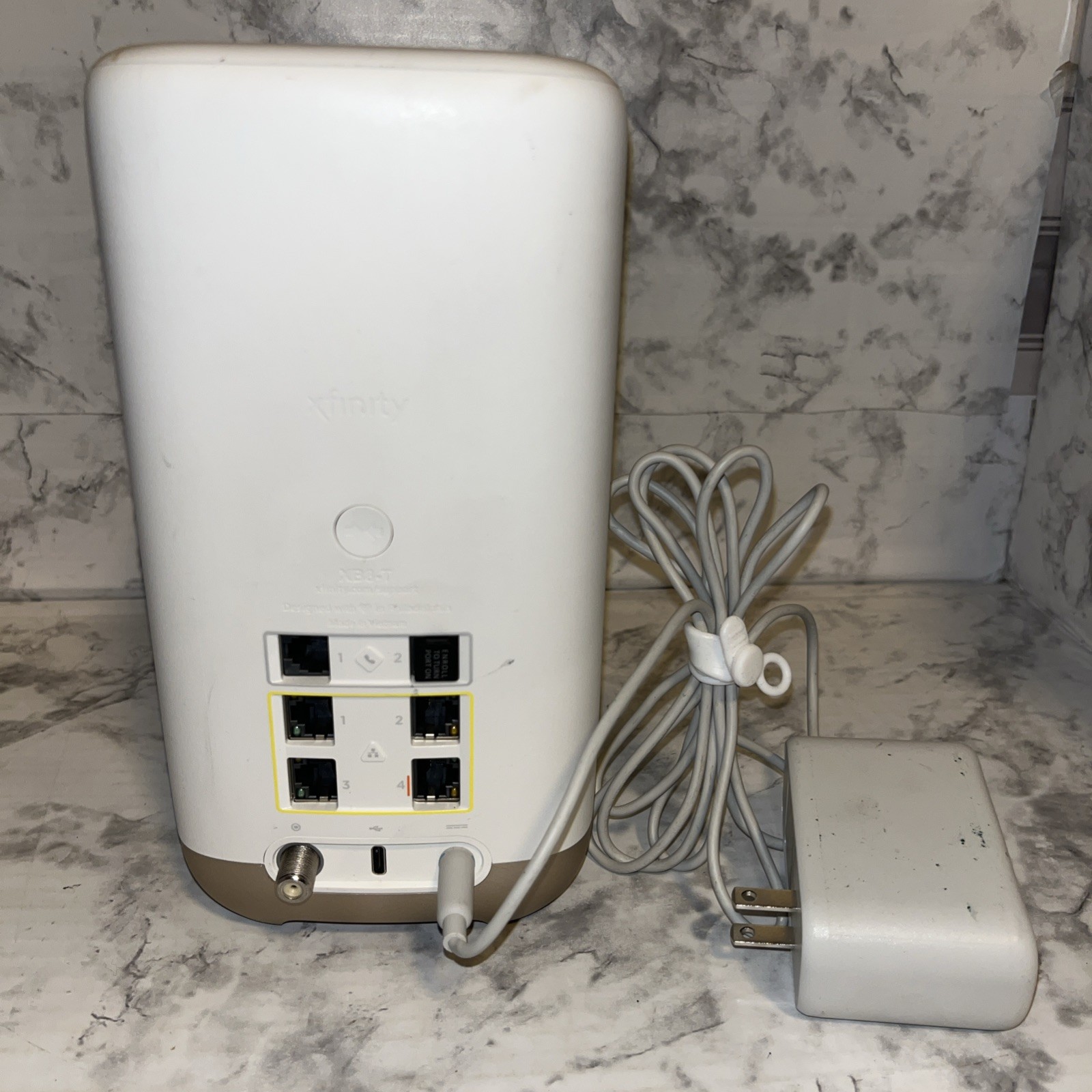Xfinity XB8-T xFi Gateway CGM4981COM WiFi 6E Modem Router w Power Adapter /Cable