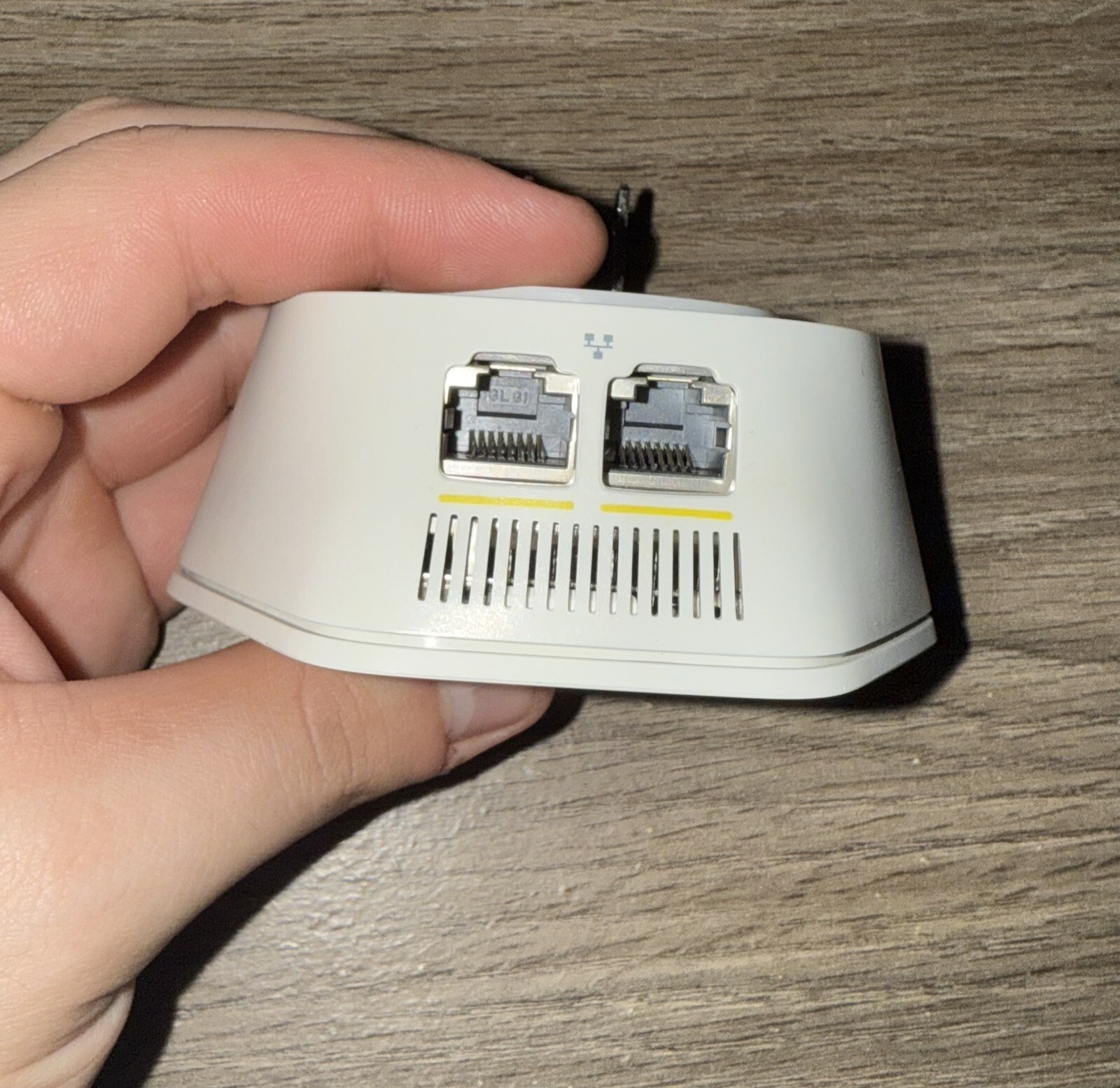 Xfinity xFi Wi-Fi Pod Ethernet Repeater – White