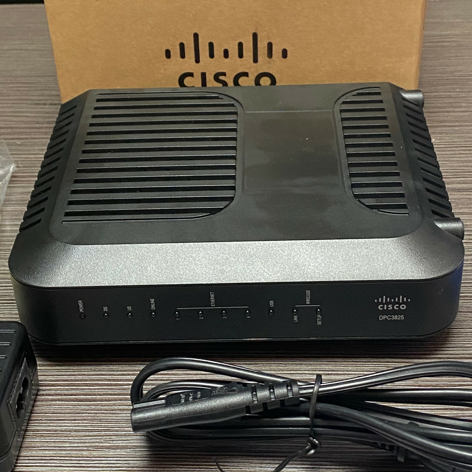 Cisco DPC3825 4 Port DOCSIS 3.0 Gateway Wireless Router Power Supply Included