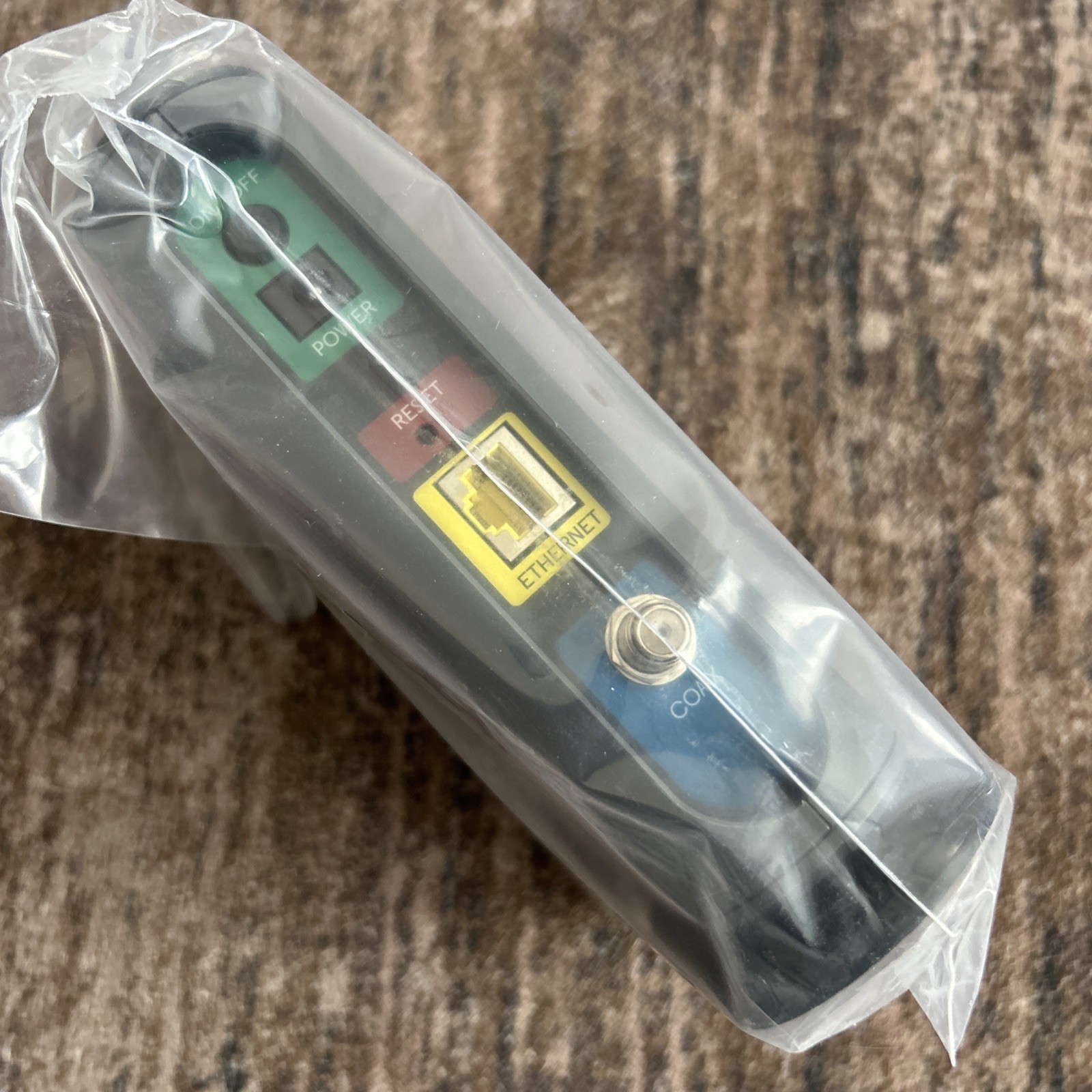 MOTOROLA 8×4 Cable Modem, Model MB7220, 343 Mbps DOCSIS 3.0